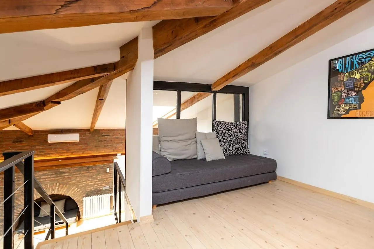 Wehost Luxury Loft Apartment Tbilisi